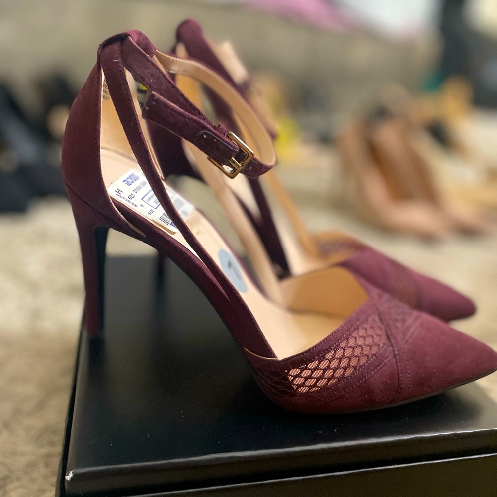 New nwt Nine West purple cover toe suede